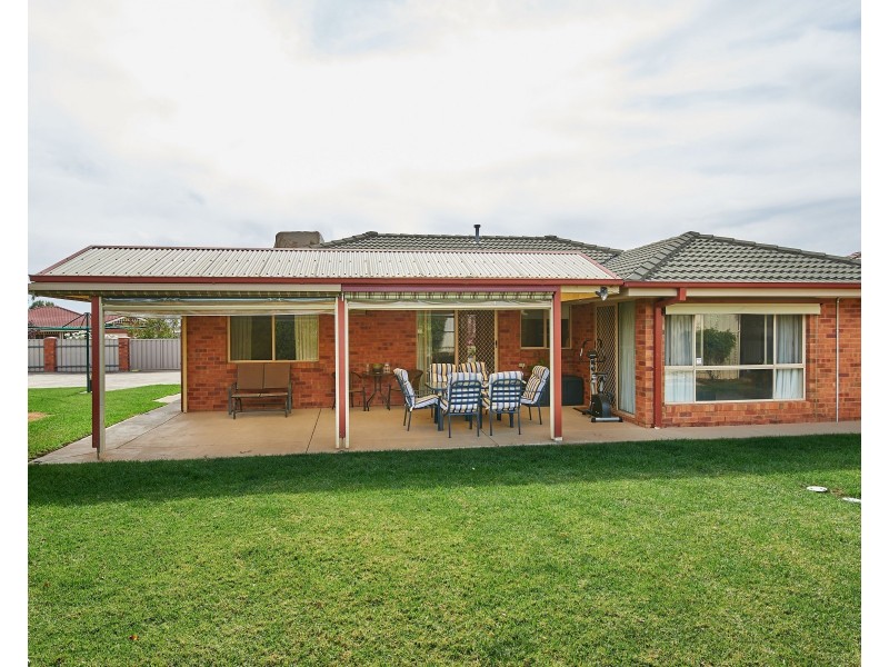 16 Wonkana Road, Glenfield Park NSW 2650