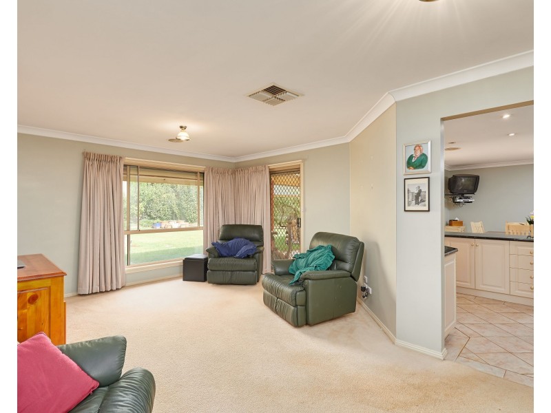 16 Wonkana Road, Glenfield Park NSW 2650