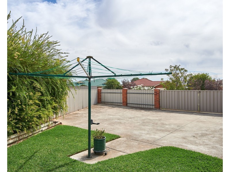 16 Wonkana Road, Glenfield Park NSW 2650