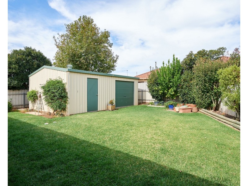 16 Wonkana Road, Glenfield Park NSW 2650