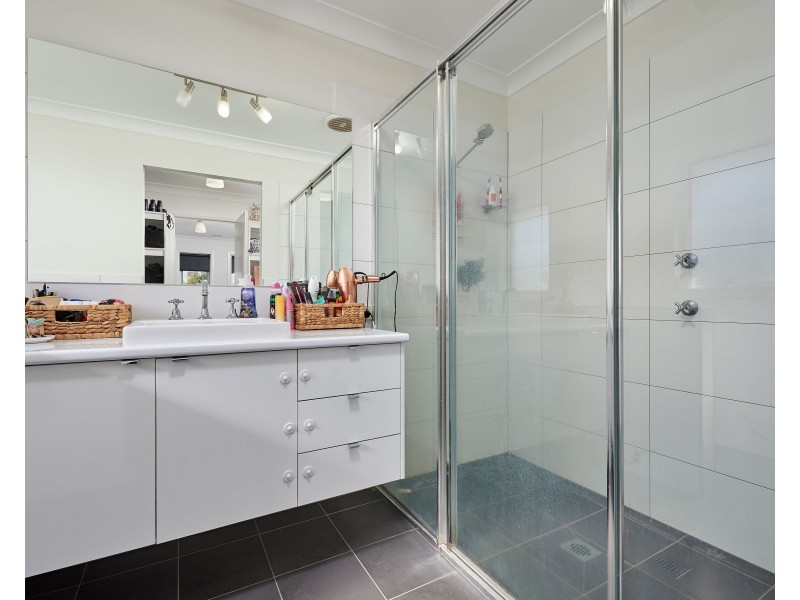 4 Preston Crescent, Lloyd NSW 2650