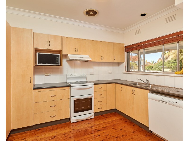 124 Simkin Crescent, Kooringal NSW 2650