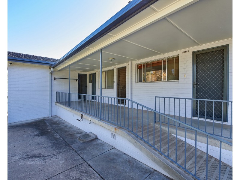 124 Simkin Crescent, Kooringal NSW 2650