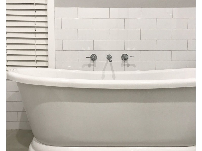 8 Avon Avenue, Lake Albert NSW 2650