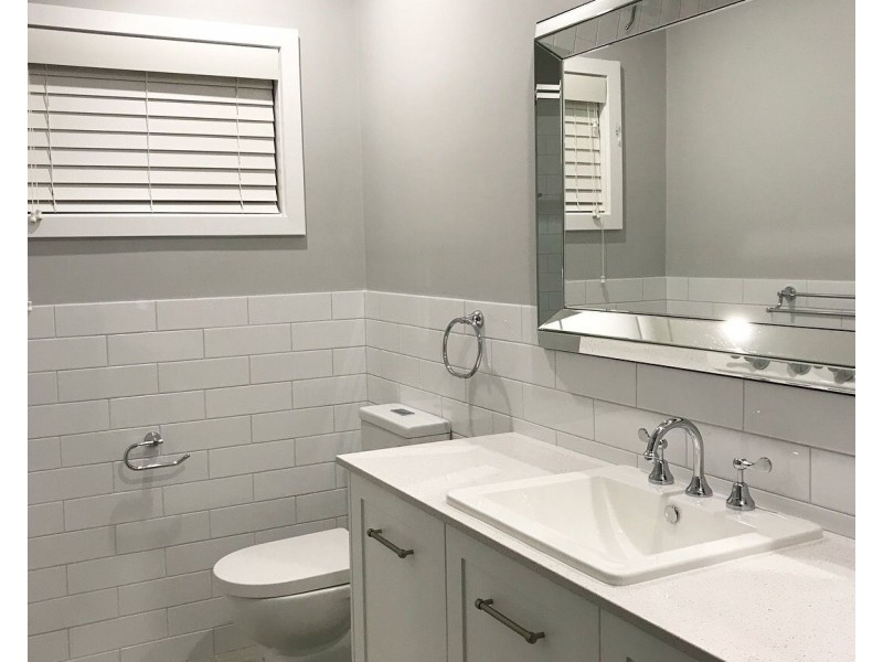 8 Avon Avenue, Lake Albert NSW 2650