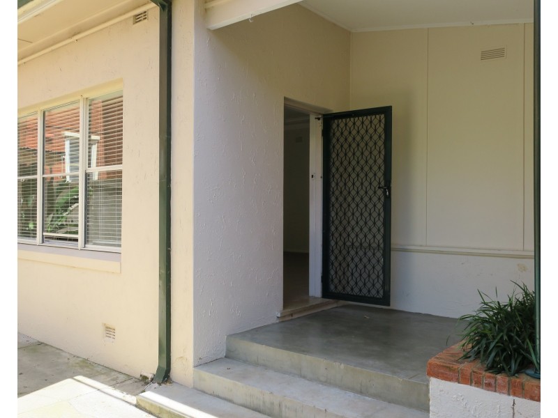 227 Tarcutta Street, Wagga Wagga NSW 2650