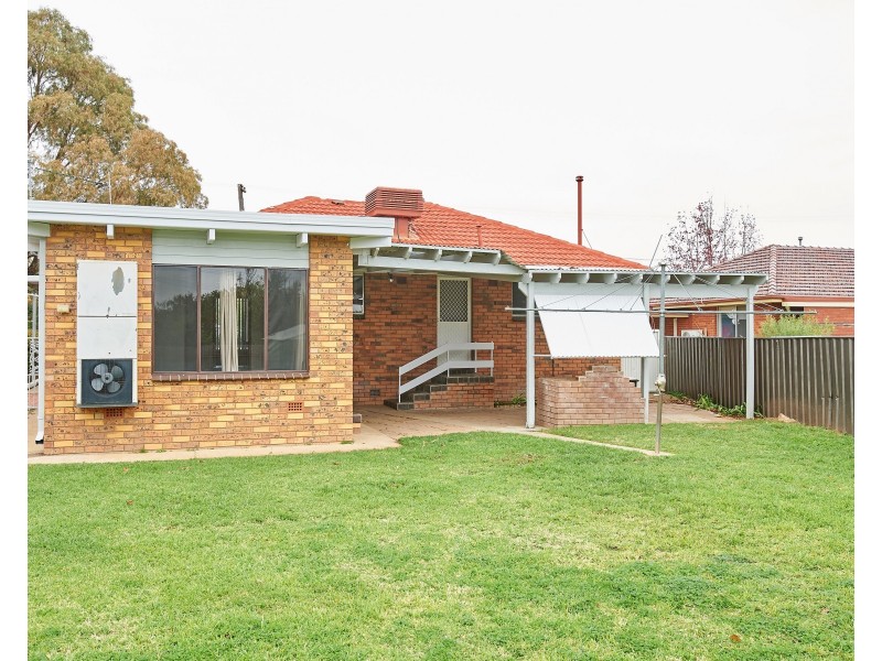 31 Bruce Street, Tolland NSW 2650