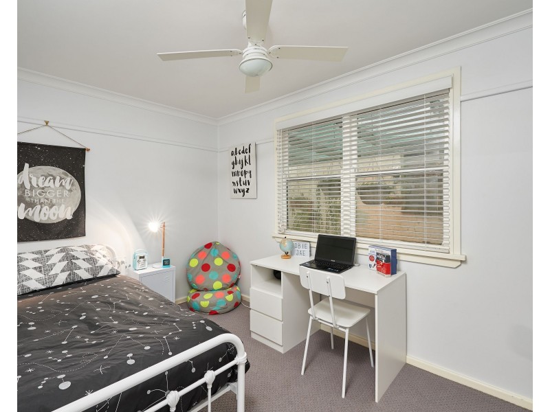 19 Gowrie Parade, Mount Austin NSW 2650