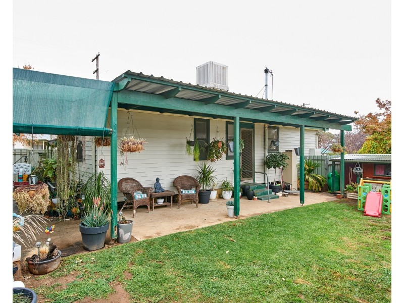 19 Gowrie Parade, Mount Austin NSW 2650