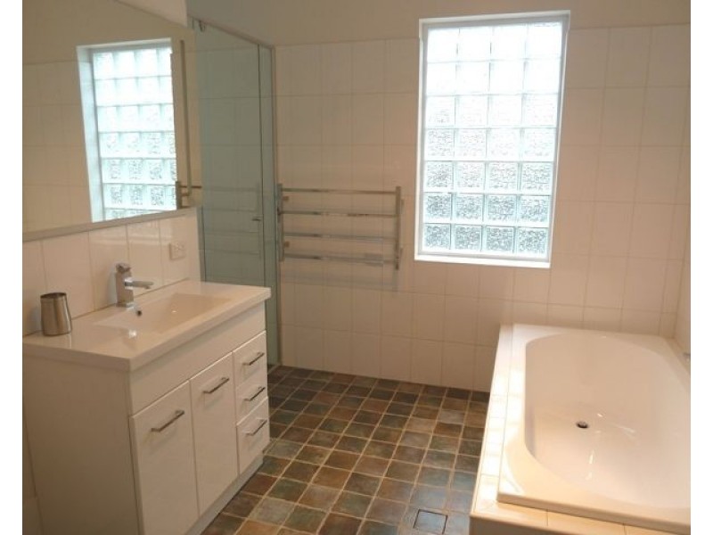 60 Best Street, Wagga Wagga NSW 2650