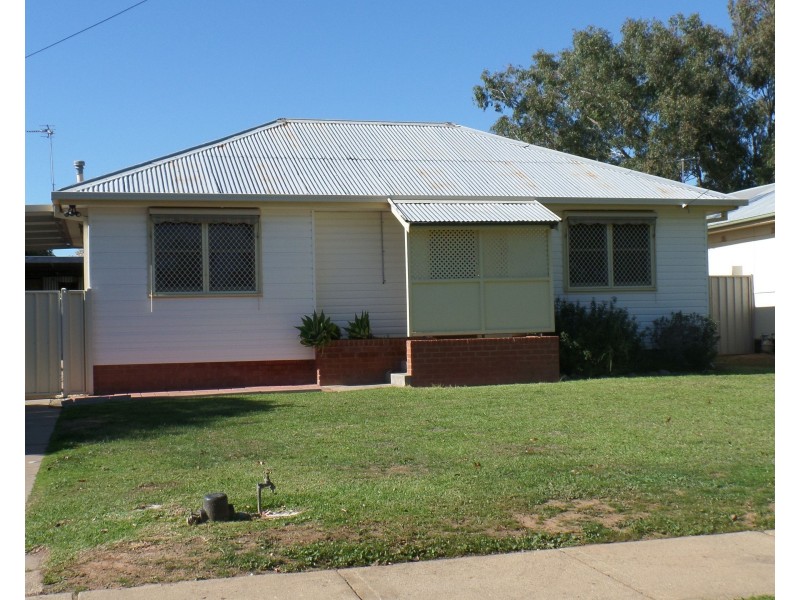 7 Victoria Street, Mount Austin NSW 2650