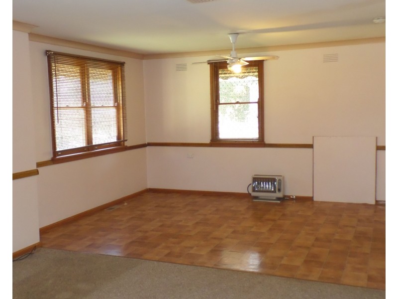 7 Victoria Street, Mount Austin NSW 2650