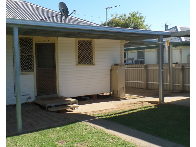 7 Victoria Street, Mount Austin NSW 2650