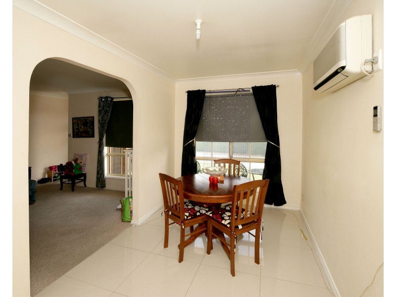 2/2 Honeysuckle Place, Lake Albert NSW 2650