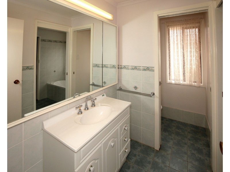 3 Mimosa Drive, Mount Austin NSW 2650