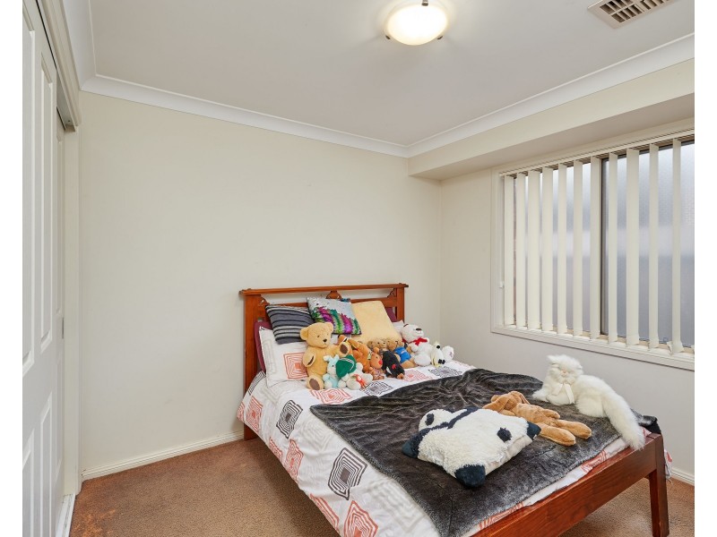7 Womboin Crescent, Glenfield Park NSW 2650