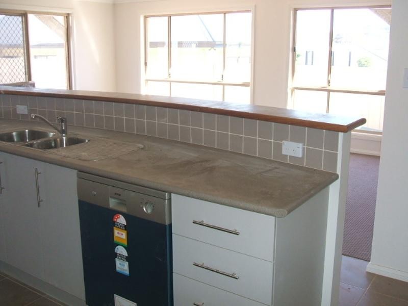 54 Avocet Drive, Estella NSW 2650