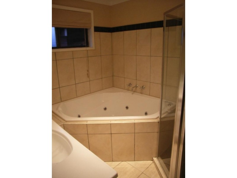 Lake Albert NSW 2650