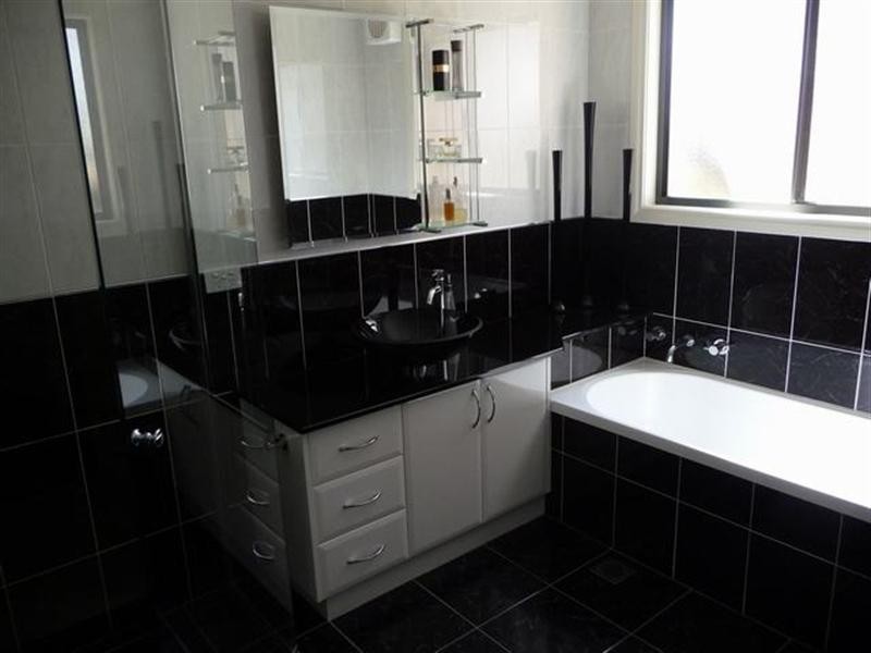 1 Cowabbie Street, Coolamon NSW 2701