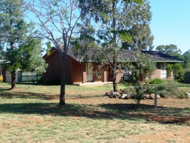 3 Booth Street, Coolamon NSW 2701