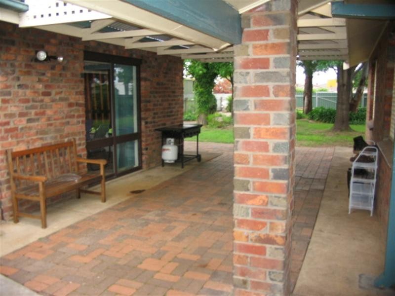 30 Inglis Street, Lake Albert NSW 2650