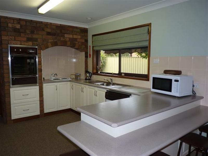 28 Banks Avenue, Kooringal NSW 2650