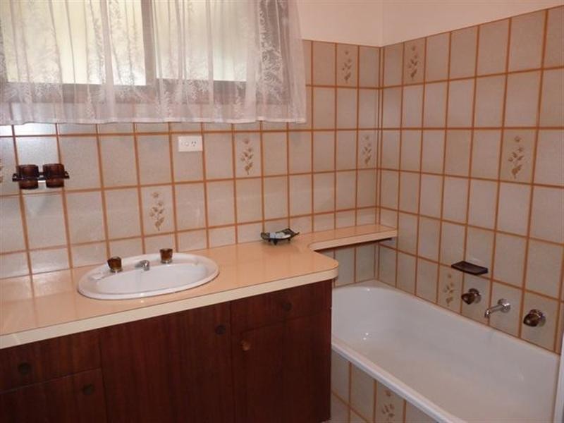 28 Banks Avenue, Kooringal NSW 2650