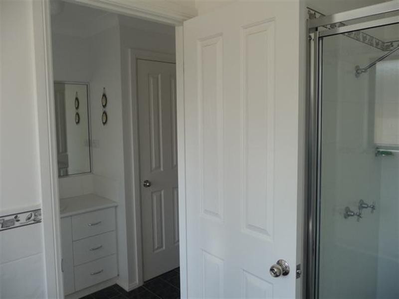 13 Womboin Crescent, Glenfield Park NSW 2650