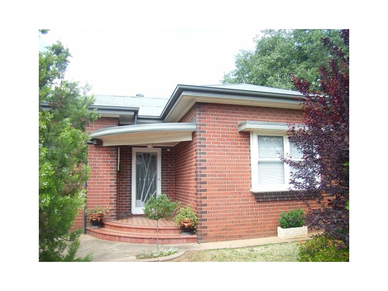 7 Docker Street, Wagga Wagga NSW 2650