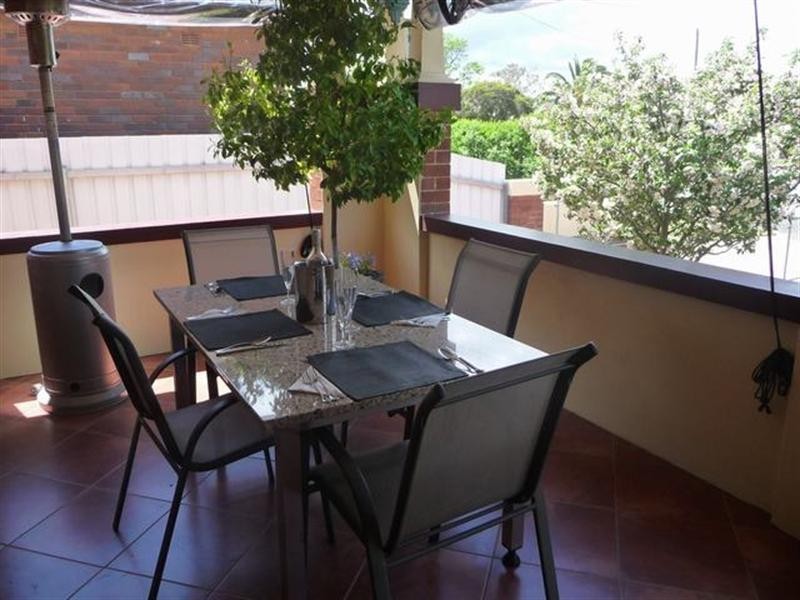 4 Macleay Street, Turvey Park NSW 2650