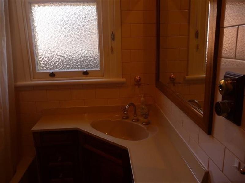 4 Macleay Street, Turvey Park NSW 2650