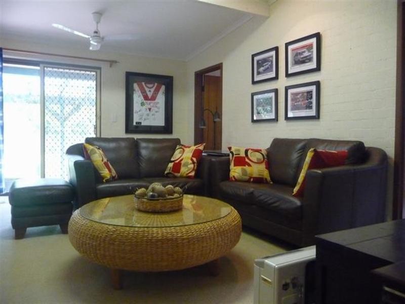 4 Macleay Street, Turvey Park NSW 2650