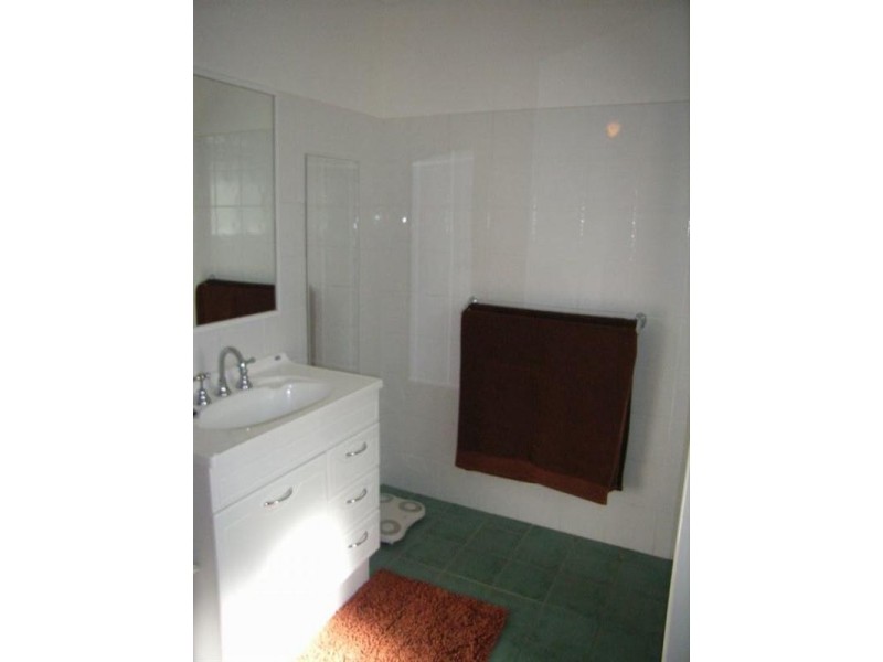 10 Woomera Place, Glenfield Park NSW 2650