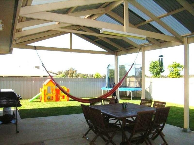 10 Woomera Place, Glenfield Park NSW 2650