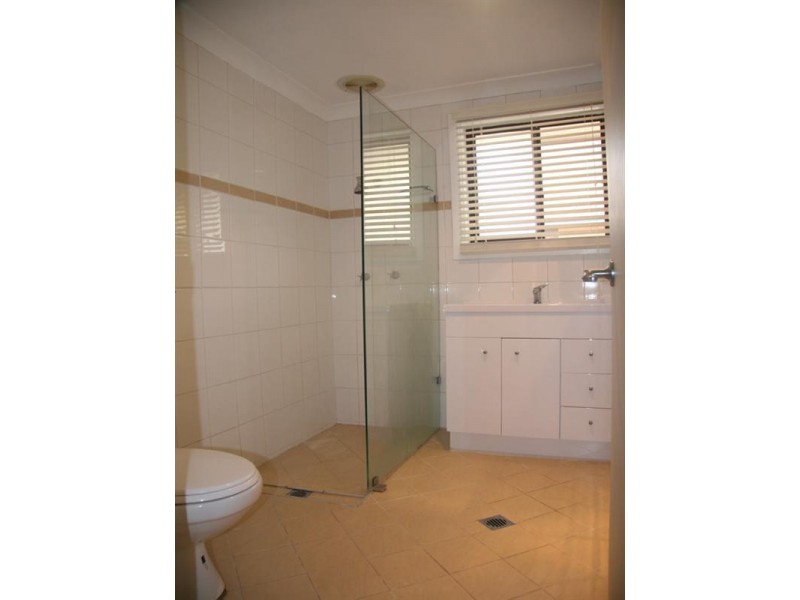 1/5 Langdon Avenue, Wagga Wagga NSW 2650