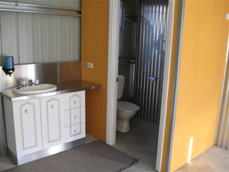 7 Hely Avenue, Turvey Park NSW 2650