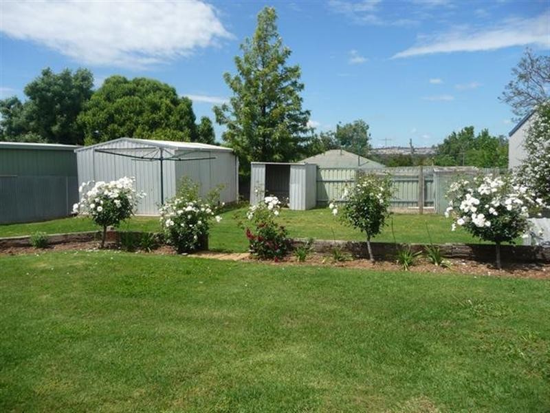 122 Fernleigh Road, Mount Austin NSW 2650