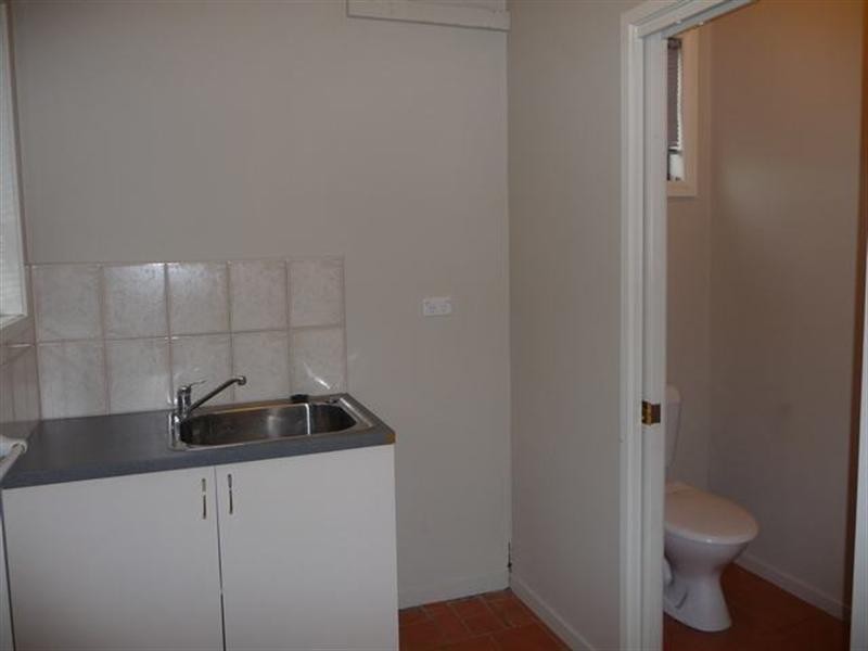 122 Fernleigh Road, Mount Austin NSW 2650