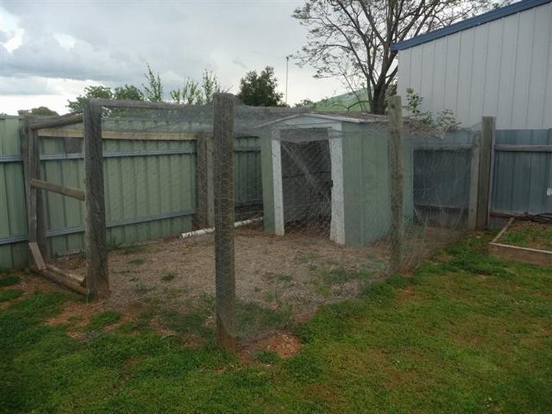 122 Fernleigh Road, Mount Austin NSW 2650