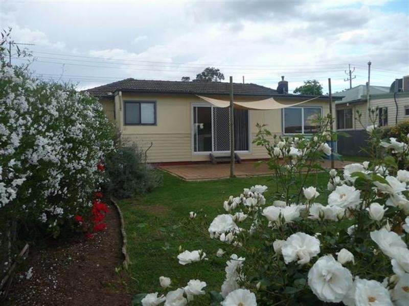 122 Fernleigh Road, Mount Austin NSW 2650