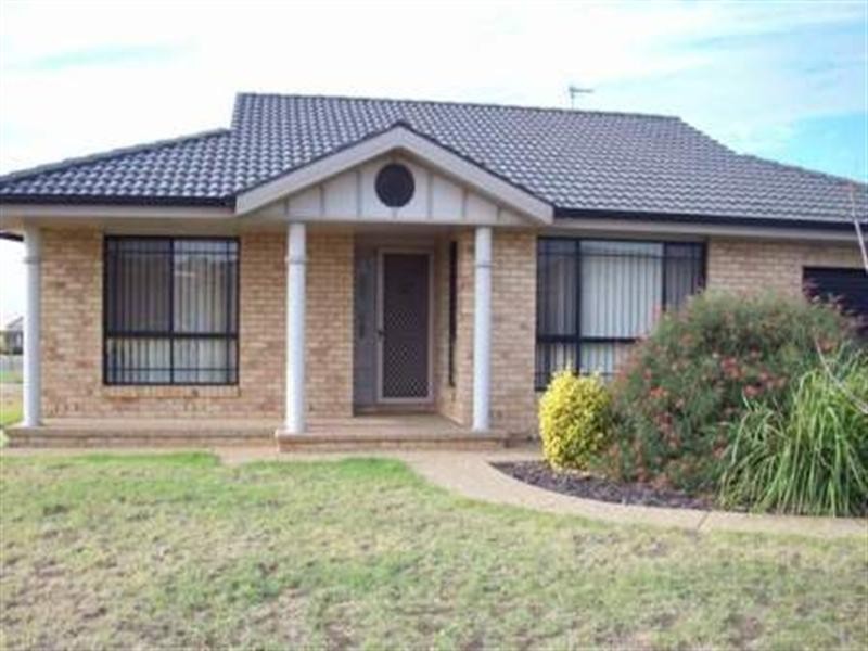 2/50 Kimba Drive, Glenfield Park NSW 2650