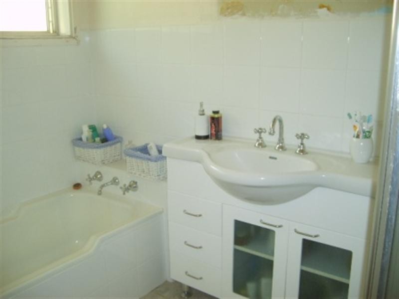 2 O’Connor Street, Tolland NSW 2650