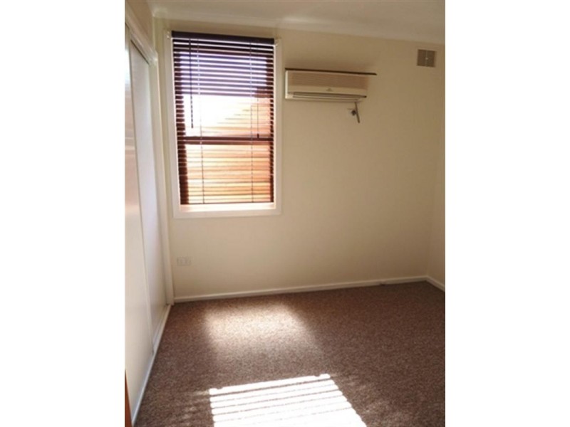 4 Fernleigh Road, Turvey Park NSW 2650