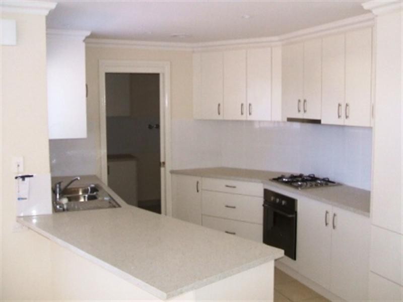 2/7 Kimberley Drive, Tatton NSW 2650