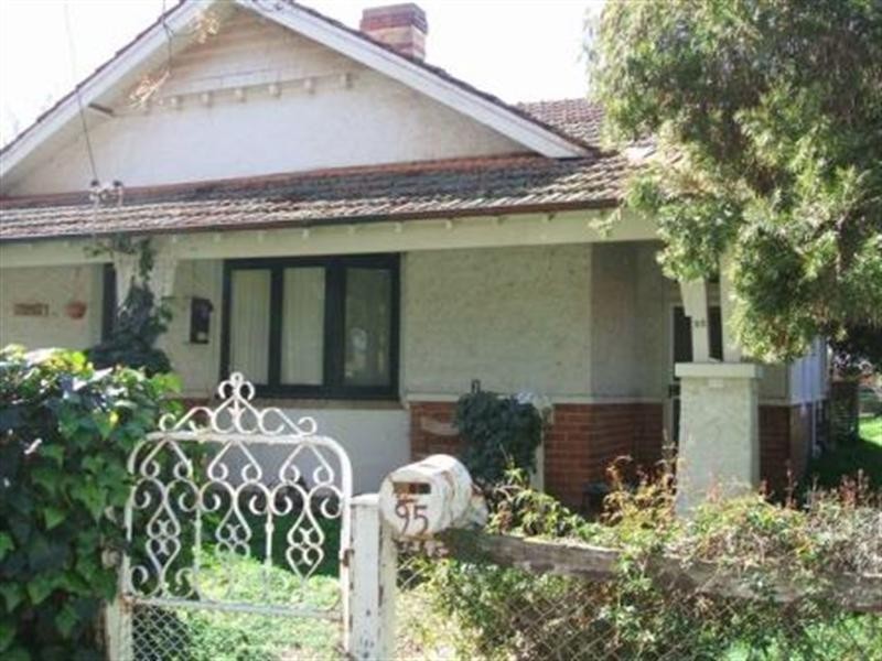 95 Fox Street, Wagga Wagga NSW 2650