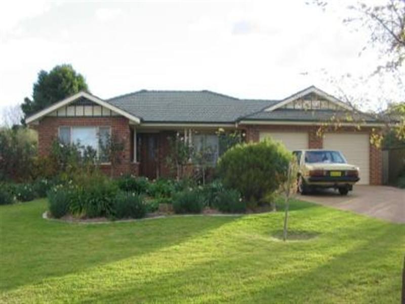 24 Kimberley Drive, Tatton NSW 2650