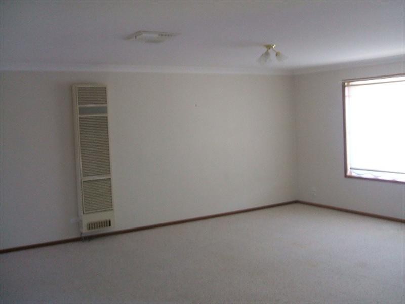 1/70 Brooklyn, Tolland NSW 2650