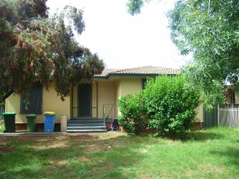 33 Callaghan Street, Ashmont NSW 2650