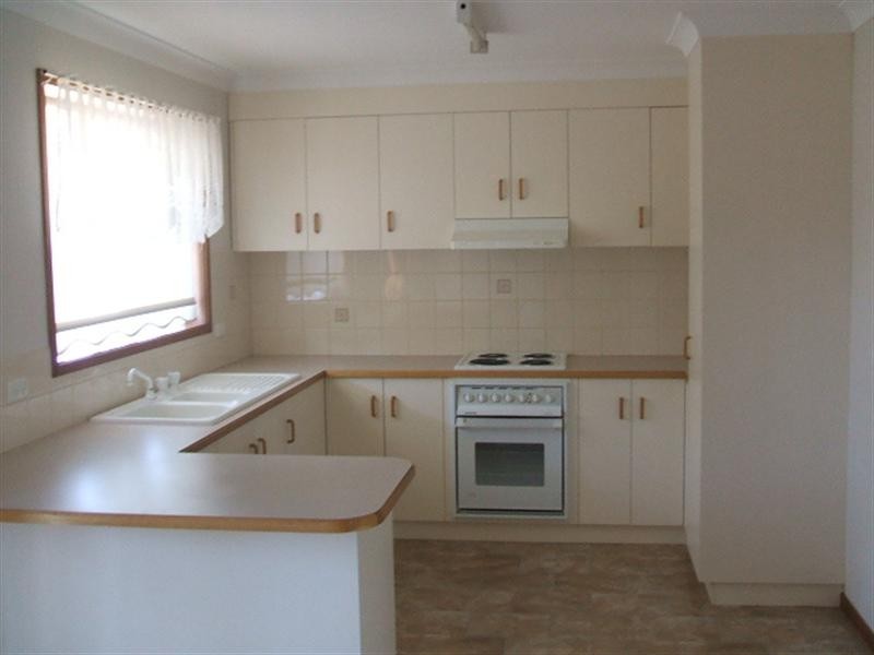 1/70 Brooklyn Drive, Bourkelands NSW 2650