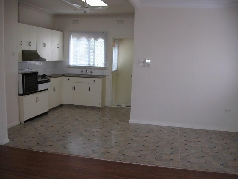 34 Warrawong Street, Kooringal NSW 2650